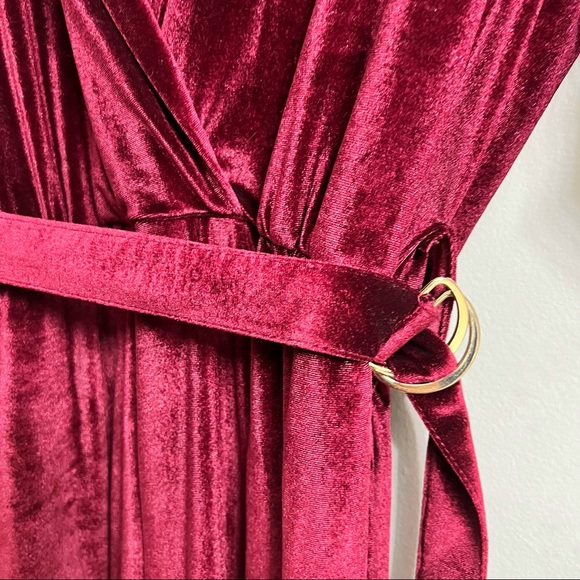 Holiday Velvet Romper - Picture 4 of 9